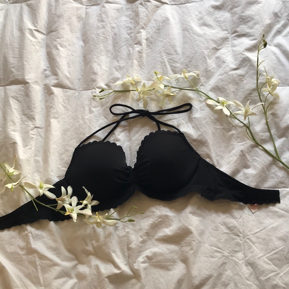Victoria’s Secret Scalloped Swim Top